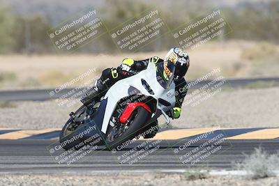 media/Oct-30-2025-Racers Edge (Thu) [[dabbdaf680]]/3-B Group/Session 5 (Turn 6)/